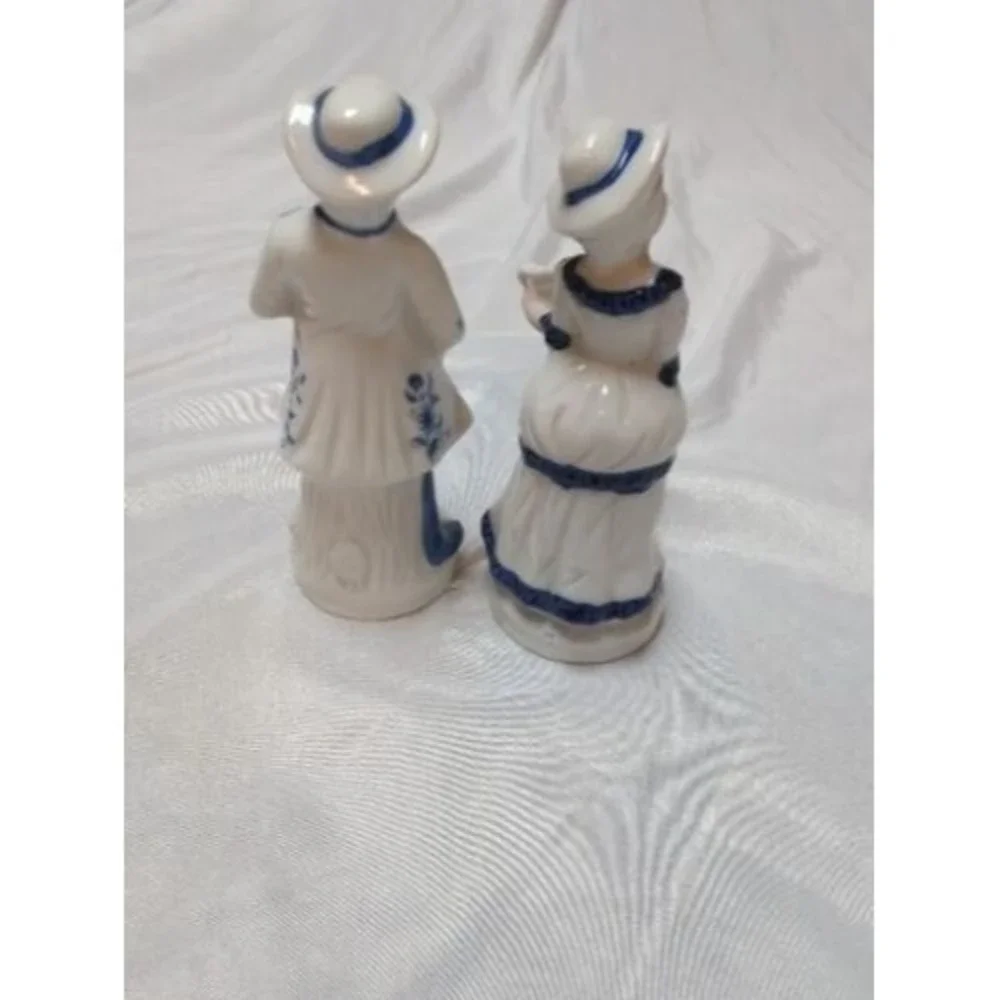 Vintage Blue & White Harp Mandolin Couple Musicians Victorian Style 5.5 Tall